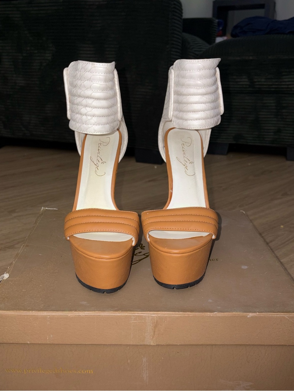 Privileged Stalker Platform Heels Size 8 White Tan